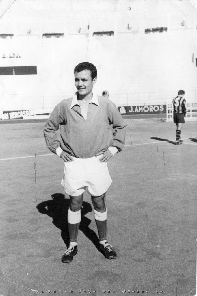 FOOT GCO GALLIA CLUB ORANAIS 1956 JUNIOR EMMANUEL ALIAS.JPG
